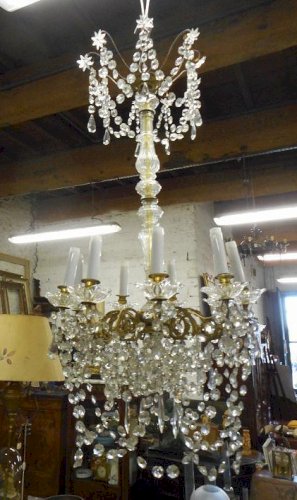 GROS LUSTRE A PAMPILLES 8 AMPOULES A GUIRLANDE N26
