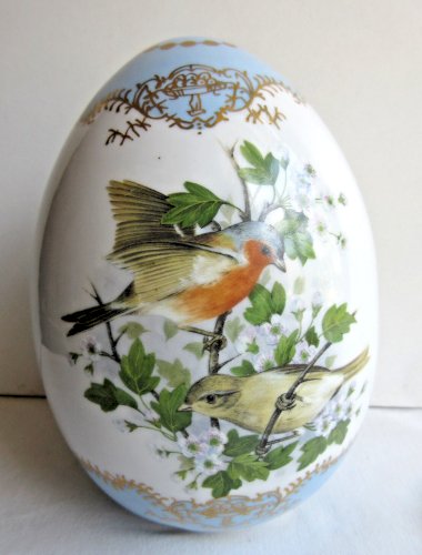 Gros oeuf Art Déco  en porcelaine peint d'oiseaux et de fleurs, 17 cm