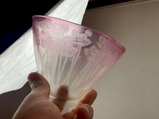 Gros tulipe De Lampe pétrole Baccarat , Saint Louis ....