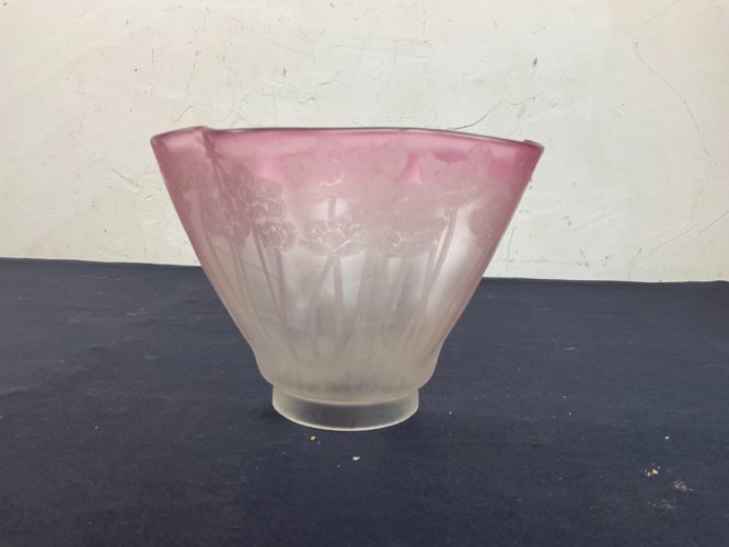 Gros tulipe De Lampe pétrole Baccarat , Saint Louis ....