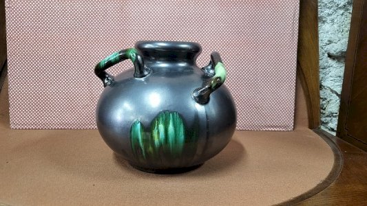 LARGE BLACK GREEN ART DECO VASE WITH 3 HANDLES