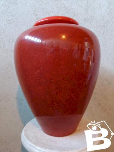 gros vase moderne rouge origine inconnu en bon etat