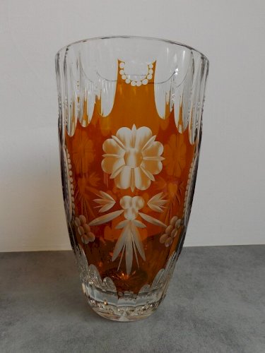 GROS VASE ROUGE EN CRISTAL DE BOHEME MARRON
