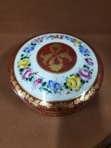 LARGE PORCELAIN CANDY BOX CAMBET LYON HAND-PAINTED DECORATION