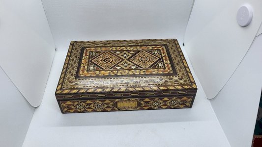 GROSSE BOITE EN BOIS MARQUETERIE DAMASQUINE N° 1