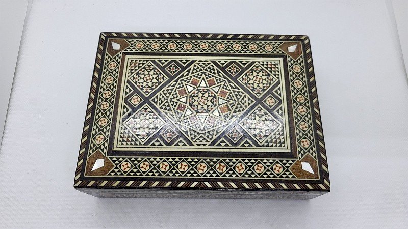 GROSSE BOITE EN BOIS MARQUETERIE DAMASQUINE N° 2