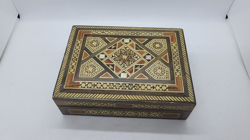 GROSSE BOITE EN BOIS MARQUETERIE DAMASQUINE N° 3