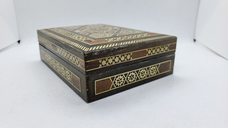 GROSSE BOITE EN BOIS MARQUETERIE DAMASQUINE N° 3