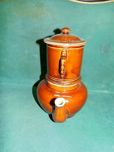 GROSSE CAFETIERE ANCIENNE EN FAÎENCE
