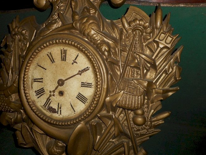 GROSSE HORLOGE EN FONTE DECOR DE CHASSE ET PECHE