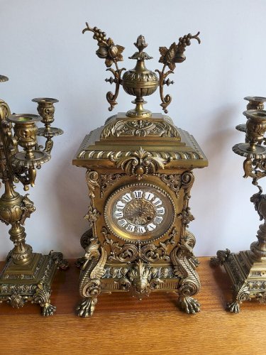 GROSSE HORLOGE PENDULE AVEC 2 CHANDELIERS EN BRONZE N° 7
