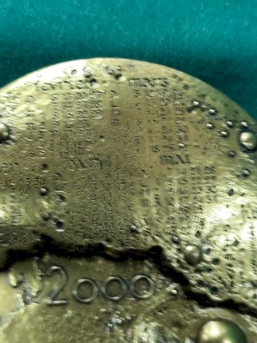 GROSSE MEDAILLE DE TABLE EN BRONZE CALENDRIER 2000 N° 103