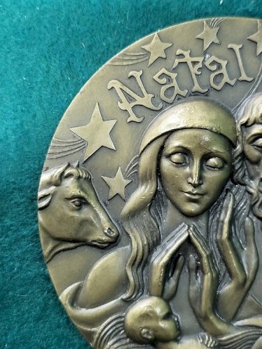 GROSSE MEDAILLE DE TABLE EN BRONZE NATAL 1973 N° 105