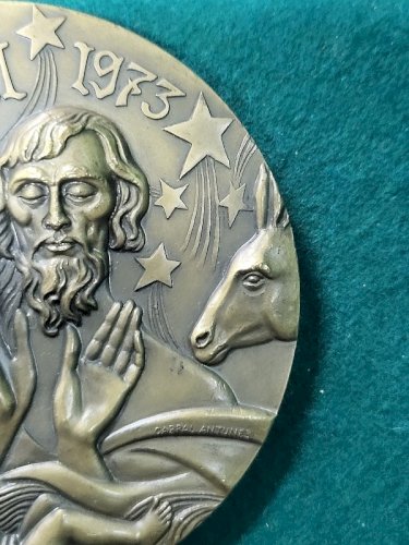 GROSSE MEDAILLE DE TABLE EN BRONZE NATAL 1973 N° 105