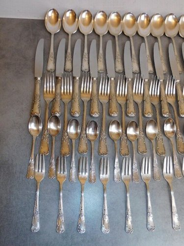 GROSSE MENAGERE DE 85 PIECES FRANCOIS FRIONNET MODELE LOUIS XV