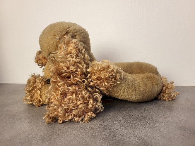 GROSSE PELUCHE ANCIENNE CHIEN COUCHE JOUET ANCIEN