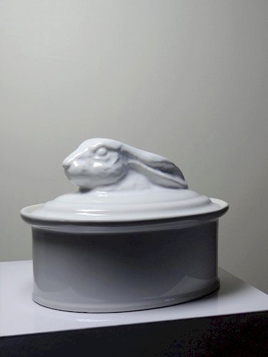 Grosse terrine en faïence blanche vintage tête de lièvre, lapin