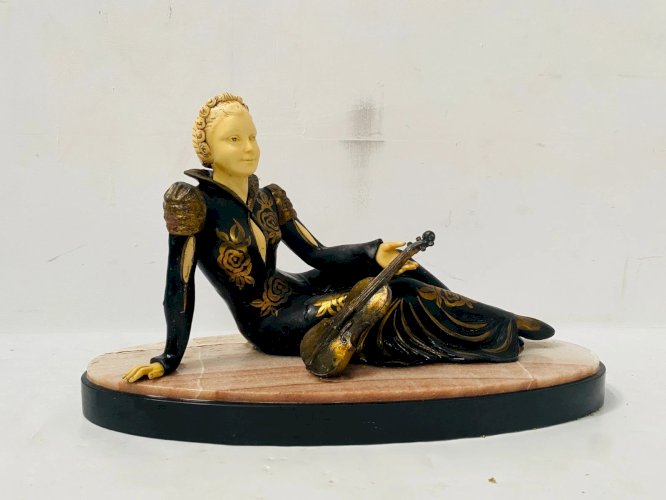 Groupe Art Déco en régule et marbre XX siècle