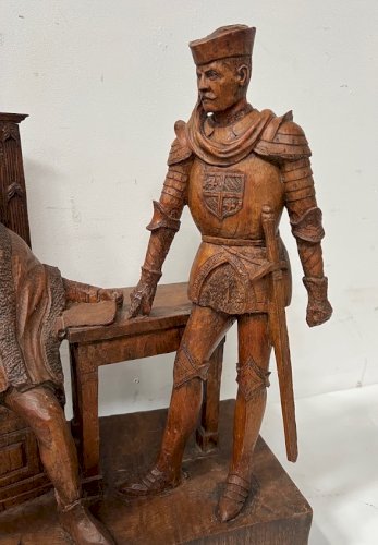 Groupe en bois sculpté a l'efigie de deux notables XX siècle