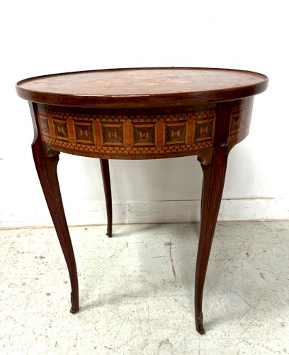 Guéridon de style Louis XV en bois marqueté XX siècle