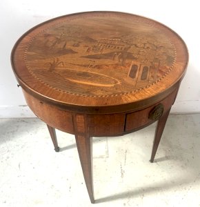 Guéridon marqueté de style Louis XVI a plateau amovible XX siècle