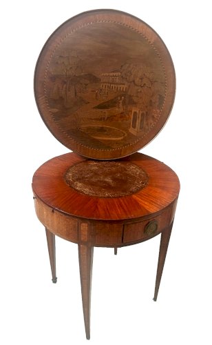 Guéridon marqueté de style Louis XVI a plateau amovible XX siècle
