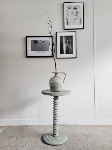 Guéridon vintage en bois patiné vert