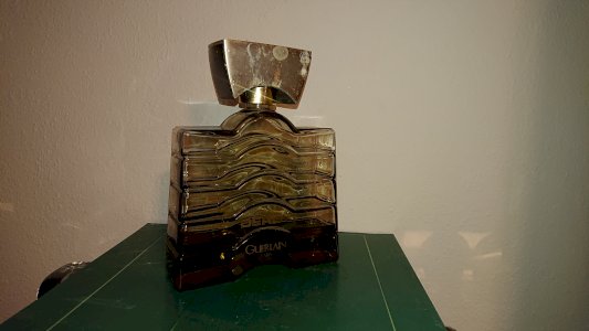 Guerlain, grand flacon de parfum factice, modèle Derby des années 80