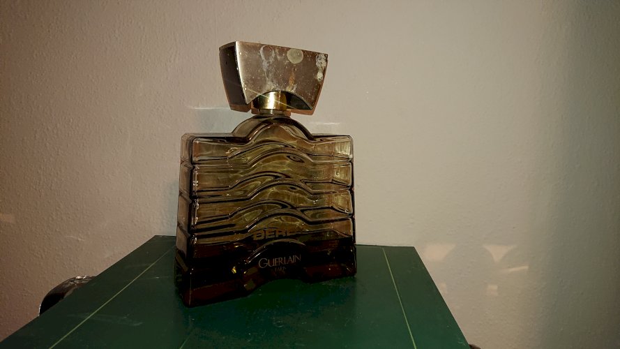 Guerlain, grand flacon de parfum factice, modèle Derby des années 80