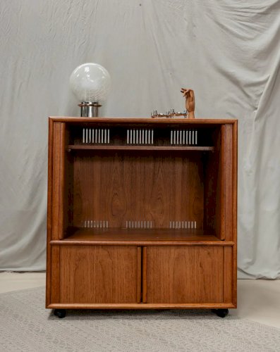 Gustave, le buffet en bois Jesper N°352