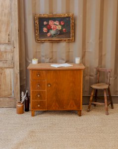 Gustave, the teak veneer sideboard No. 487