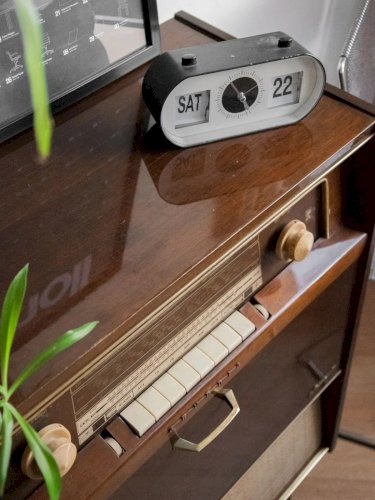 Gustave, le buffet vinyle en bois N°447