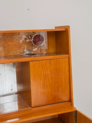 Gustave, le grand buffet vitré en bois clair N°492