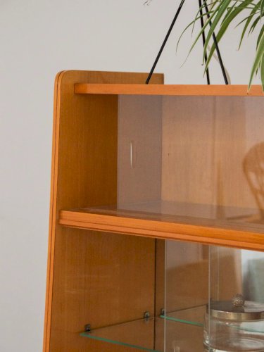 Gustave, le grand buffet vitré en bois clair N°492