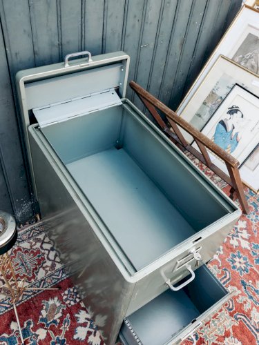 Gustave, le meuble de rangement en métal N°214