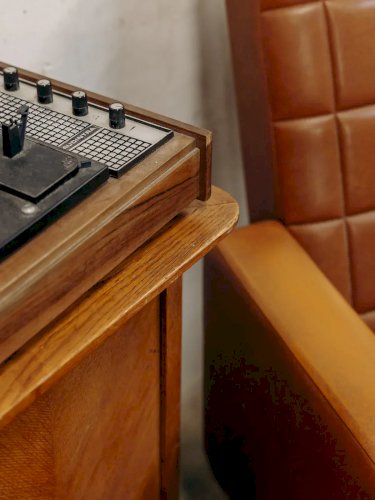 Gustave, le petit buffet en bois N°382