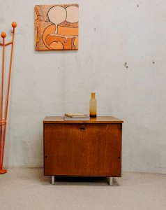 Gustave, the small wooden sideboard No. 433