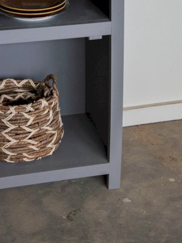 Guy, le garde-manger gris en bois N°24