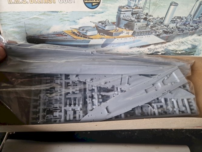 H M S BELFAST 1.600e.. AIRFIX