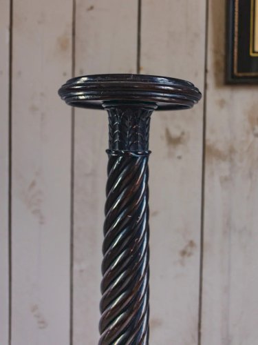 Hanna, la grande colonne en bois N°761