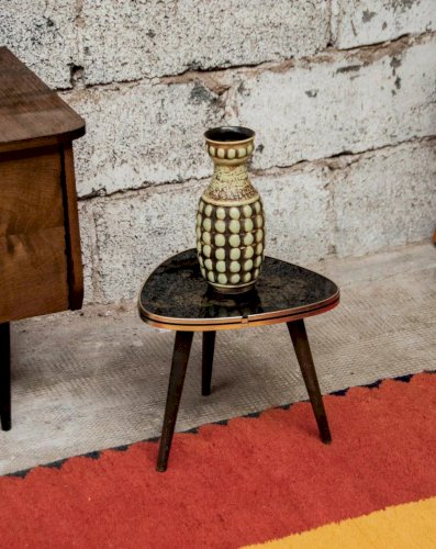 Hanna, la petite table d'appoint noire N°674