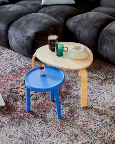 Hanna, la table d'appoint bleu klein N°629