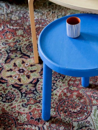 Hanna, la table d'appoint bleu klein N°629