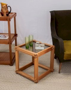 Hanna, the square wooden side table No. 625
