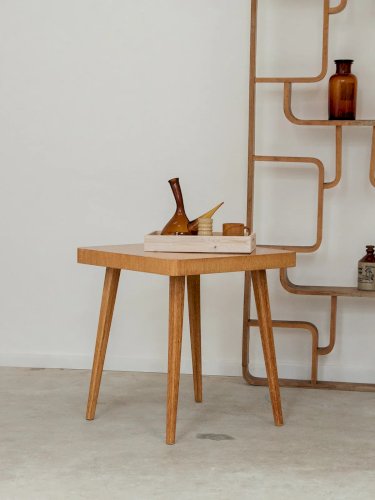 Hanna, la table d'appoint en bois clair N°498