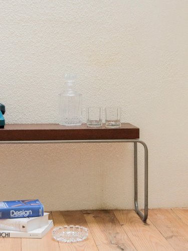 Hanna, la table d'appoint en bois et métal N°699