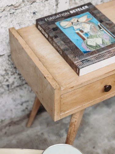 Hanna, la table d'appoint en bois N°383