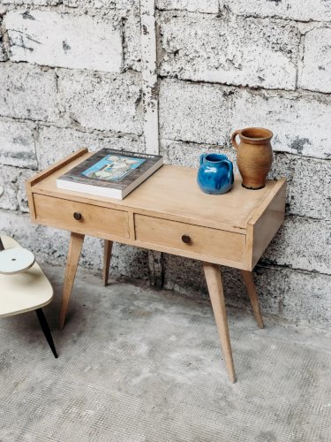 Hanna, la table d'appoint en bois N°383