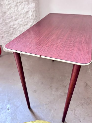 Hanna, la table d'appoint en bois N°490