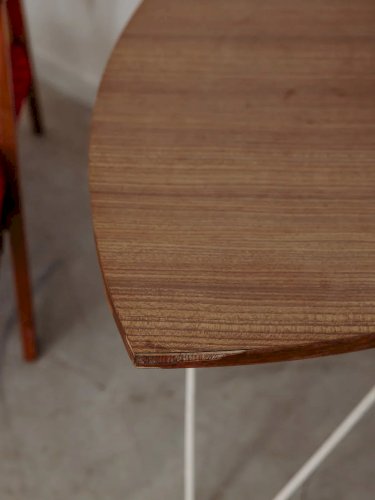 Hanna, la table d'appoint en bois N°53